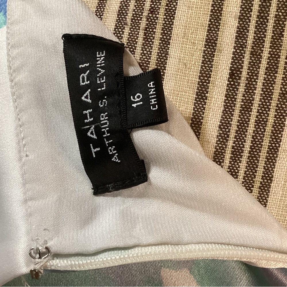 Tahari White and Green Patterned Dress - Picture 14 of 14